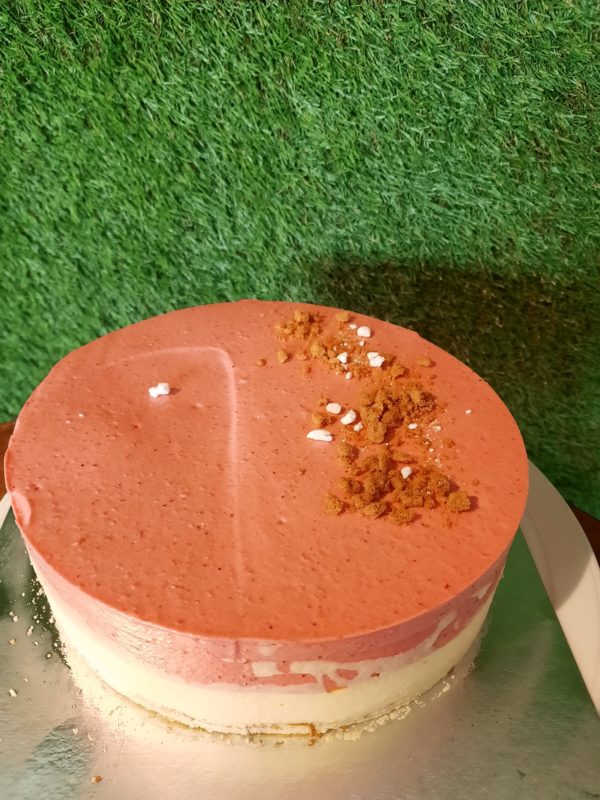 Vacherin fraise/ vanille 8-10 personnes