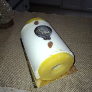 Nouveau bûche Sorbet Ananas, glace Rhum raisin 4.5pers